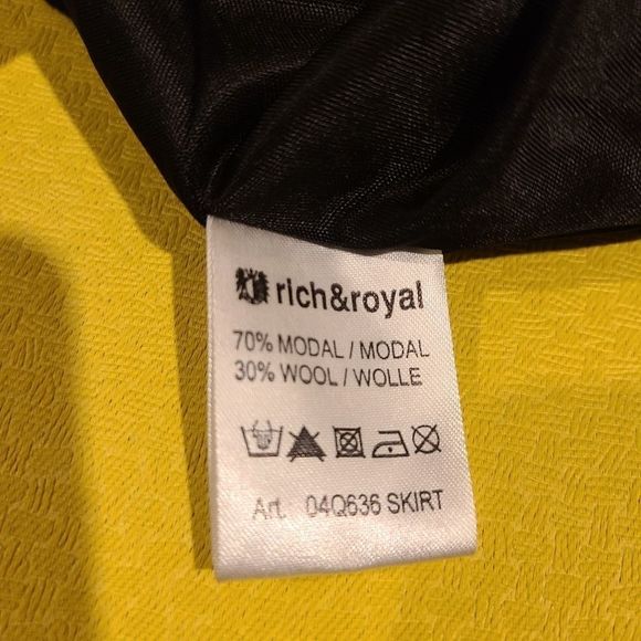 RICH & ROYAL Skirt, Size M - Picture 8 of 8